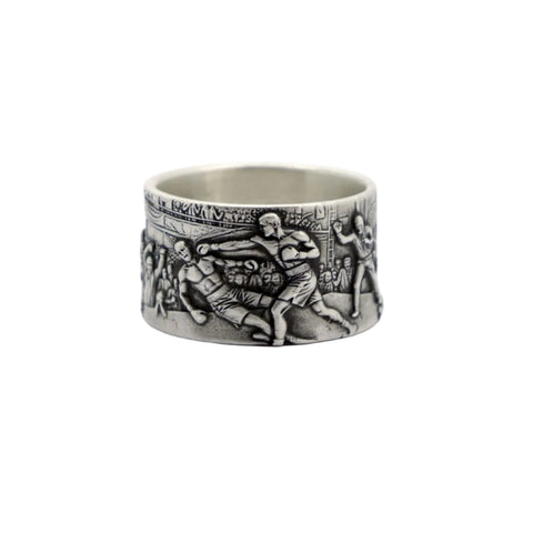 SPECTACULUM ring in oxidized 925 Sterling Silver depicting a box fight scene by frantic studio