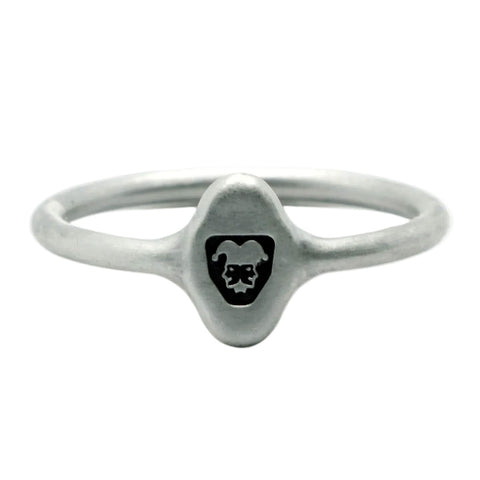 HALLMARK signet ring in matt 925 sterling silver with the JESTER SPLIT hallmark motif