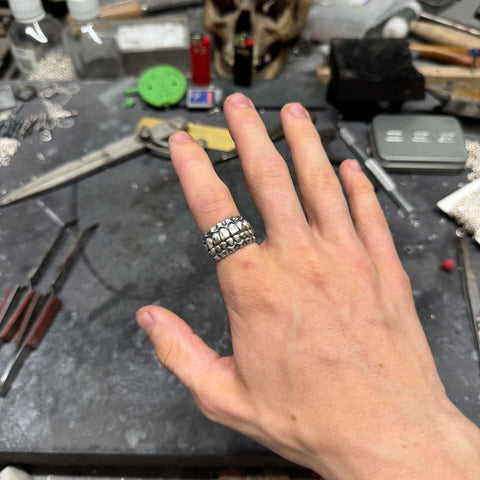 Highly detailed 925 Sterling Silver RICTŪS ring set featuring a paired mouth grillz design with a deep oxidized finish and gothic teeth elements by frantic studio