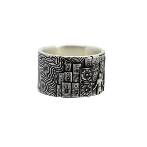SONITUS oxidized 925 sterling silver ring with a speaker wall motif, further product view