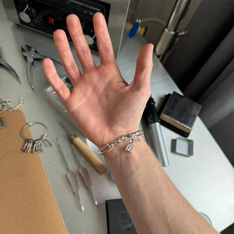 Precision-engineered 925 Sterling Silver industrial bracelet model TEMPEST featuring highly detailed mechanical links and a sharp structural finish by frantic studio