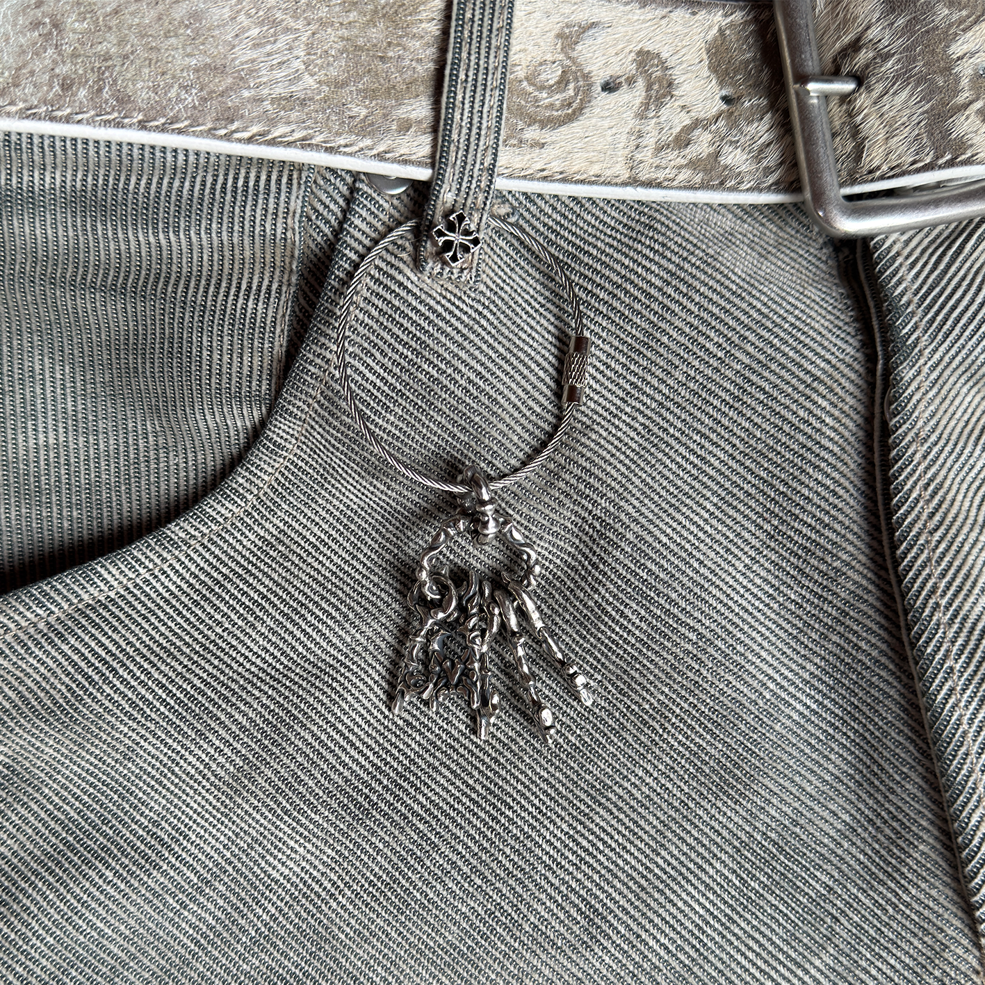 WARDEN KEYCHAIN - FRANTIC STUDIO 