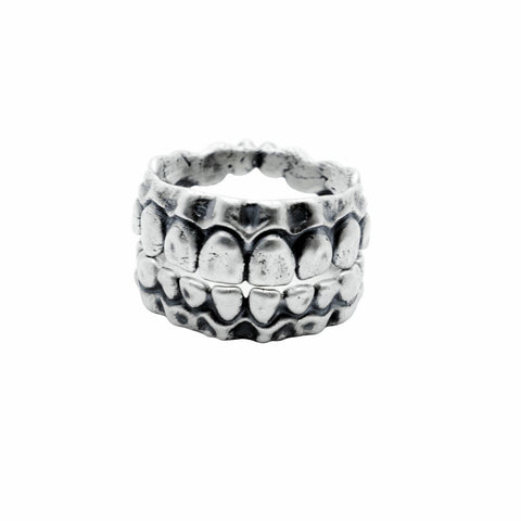 Highly detailed 925 Sterling Silver RICTŪS ring set featuring a paired mouth grillz design with a deep oxidized finish and gothic teeth elements by frantic studio